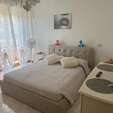 Bellissima Stanza Con Parcheggio Gratuito Apartment Cinquale Exterior foto