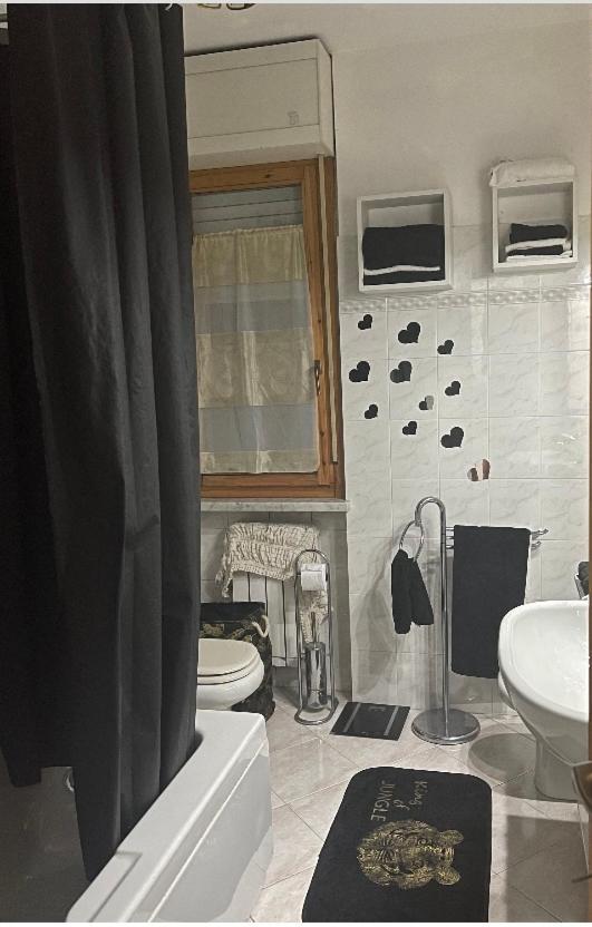 Bellissima Stanza Con Parcheggio Gratuito Apartment Cinquale Exterior foto