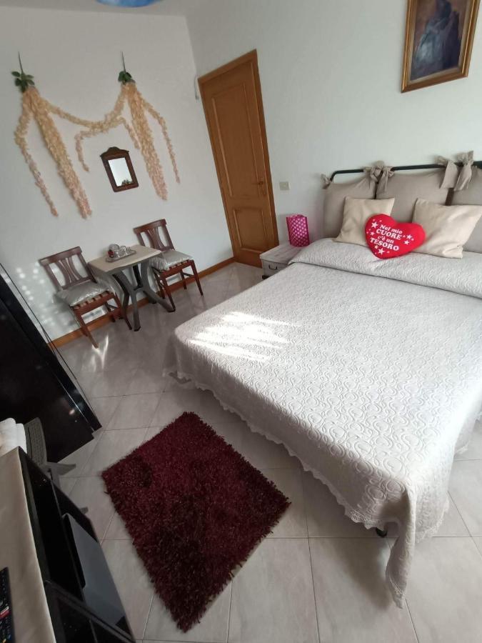 Bellissima Stanza Con Parcheggio Gratuito Apartment Cinquale Exterior foto