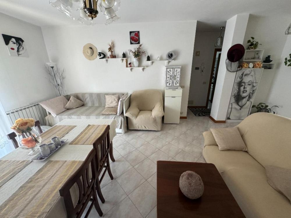 Bellissima Stanza Con Parcheggio Gratuito Apartment Cinquale Exterior foto